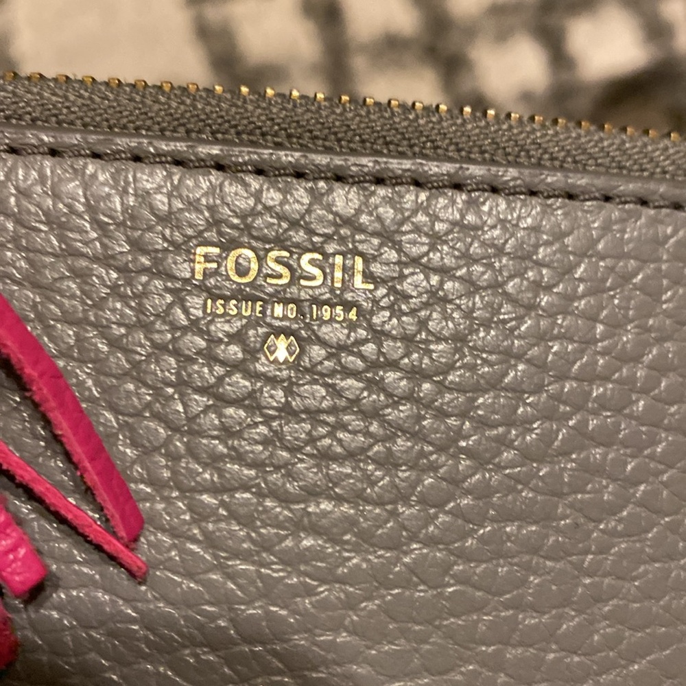 Fossil Wristlet Gray Color With Fringe - image 2